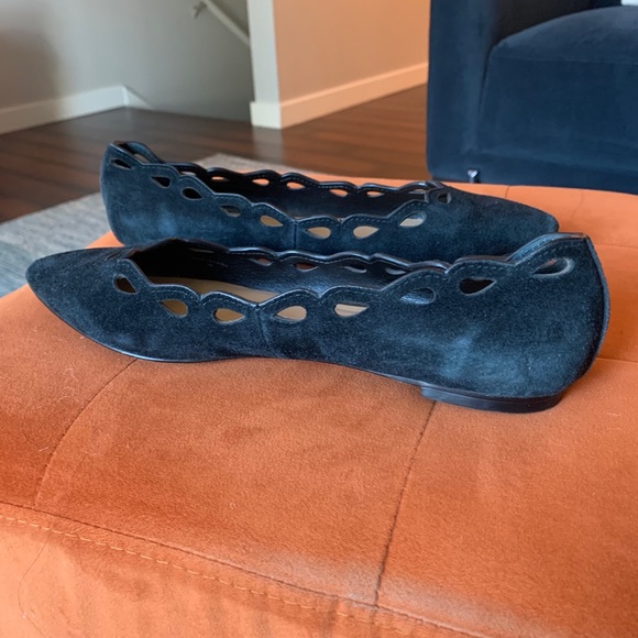 Banana Republic Black Suede Scalloped Flats Size 7 - Picture 4 of 5